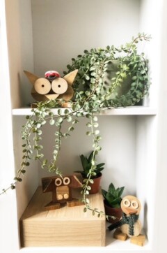 Små sjove dyr i resttræ